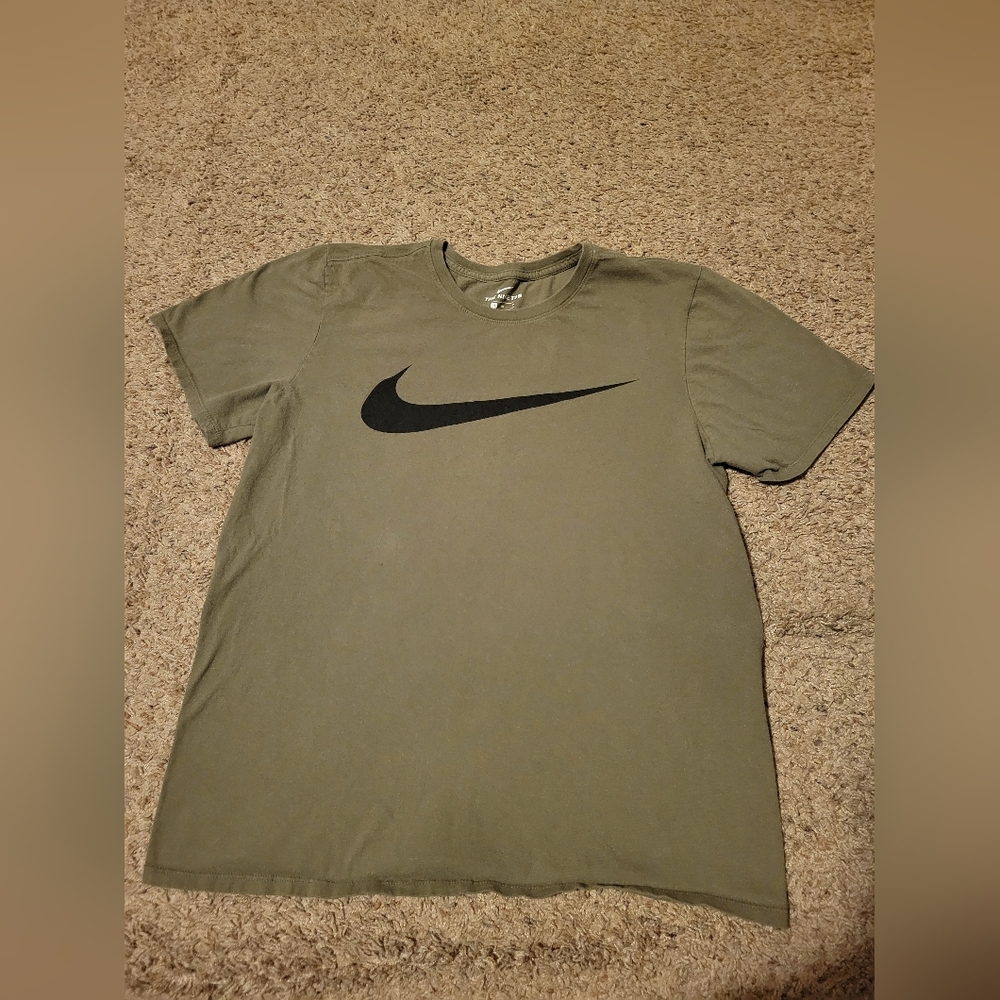 Nike Tee Shirt Green Youth Medium